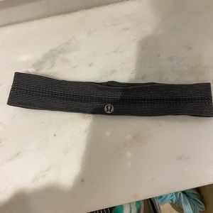 Gray color theme lululemon headband with hair grasp inside